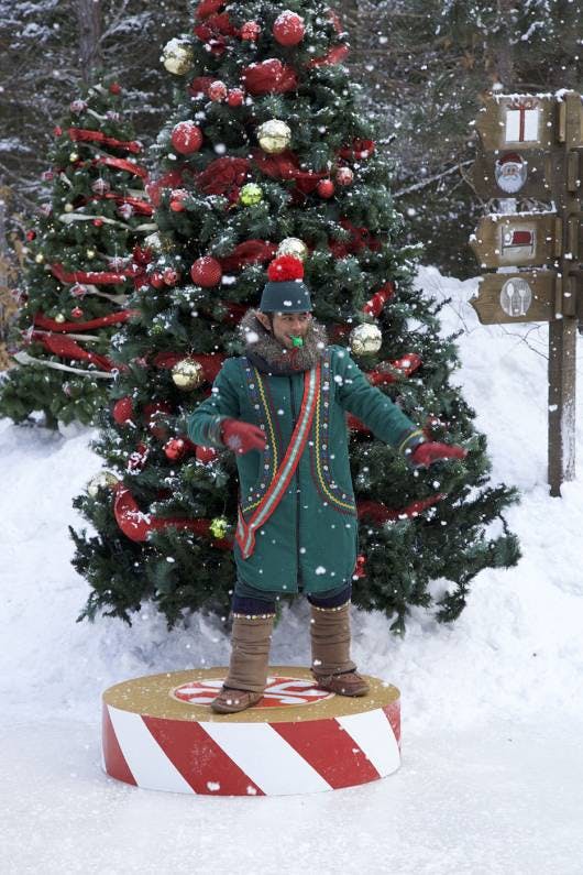 Explorez les histoires magiques du village du Père Noël au Pôle Nord avec la photo - Kyöpi le Kapunki - de l'album de la Mère Noël.